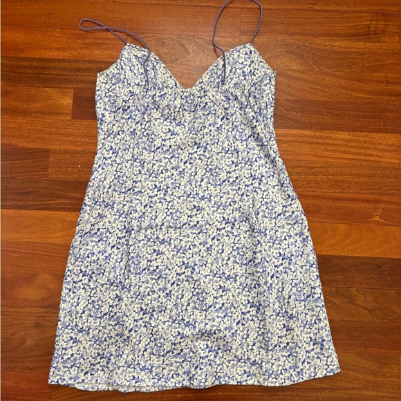 Princess Polly Blue and White Floral Midi Dress - Picture 2 of 3